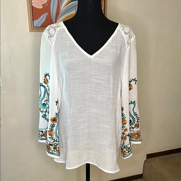 Hope Springs Tops - Hope Springs Embroidered White Boho Top Size L